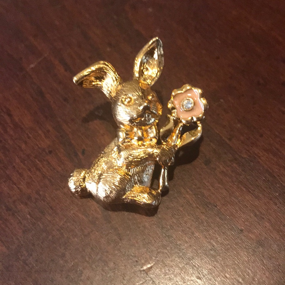 Vintage Goldtone Bunny Rabbit Pin